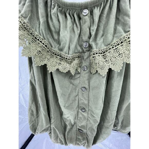 No Boundaries Green Off-The-Shoulder Lace Faux Button Blouse Junior's XL 15-17 - Picture 3 of 6